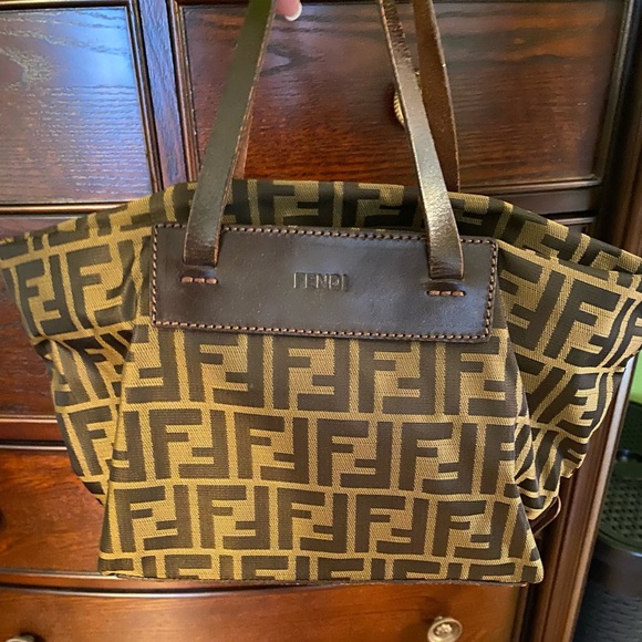 Fendi Handbags - Fendi tote